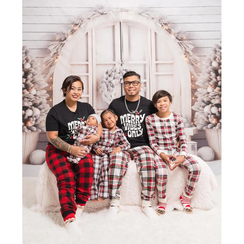 Kate White Christmas Barn Backdrop for Photography Microfiber 7x5ft - small kids sitting / cake smash
